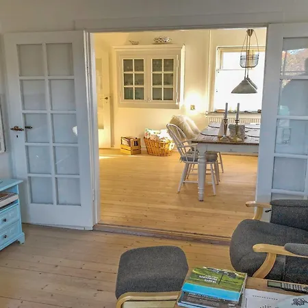 Fulla - 1-1km From The Sea By Interhome